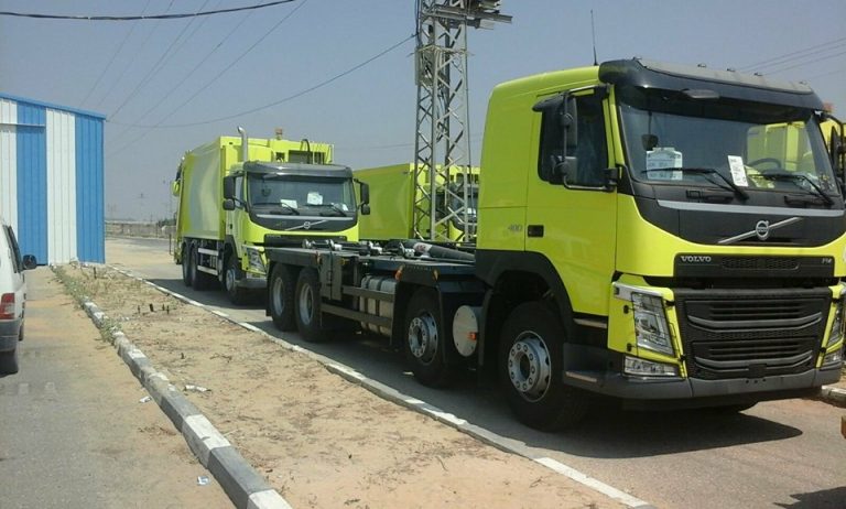 دائرة التنسيق والمعابر : ادخال شاحنات جديدة للبلديات خاصة بنقل النفايات
