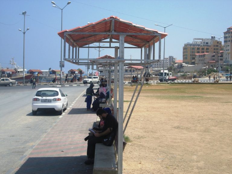 وكيل وزارة النقل والمواصلات يتفقد ميناء غزة البحري