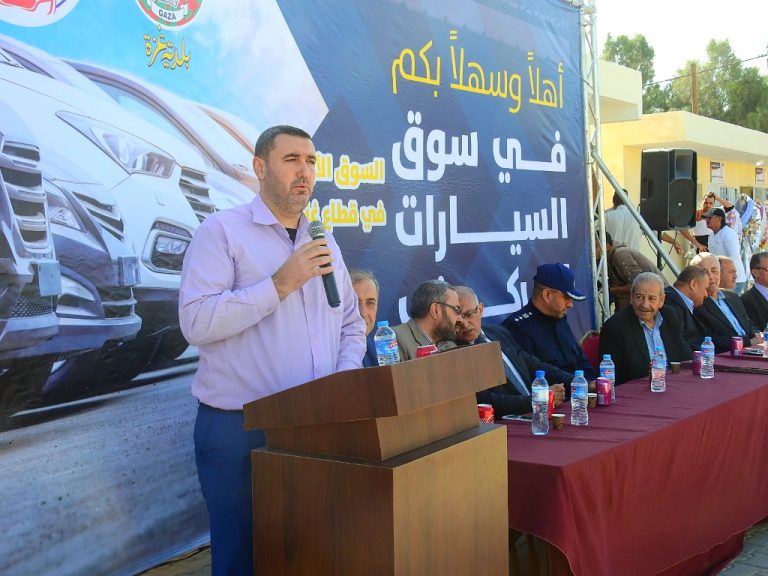 وزارة النقل والمواصلات تشارك في افتتاح سوق غزة المركزي للسيارات