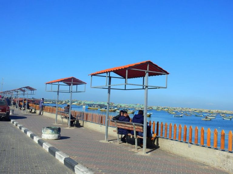 وكيل وزارة النقل والمواصلات يقوم بزيارة ميدانية لميناء غزة البحري