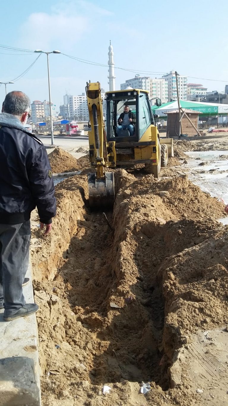سلطة الموانئ البحرية تشرع بالمرحلة النهائية لمشروع تبليط الشارع الجنوبي