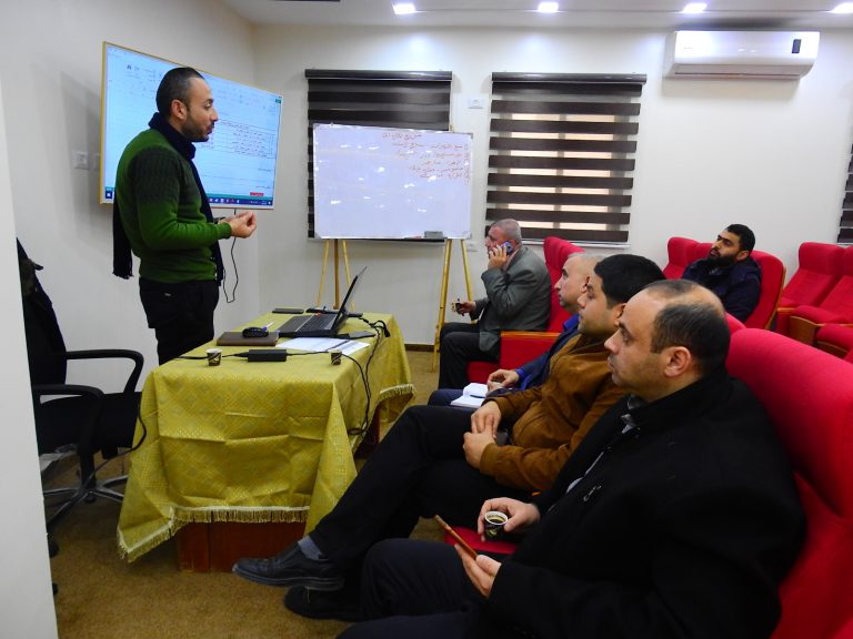 الإدارة العامة للطرق والمشاريع تعقد اجتماعاً لمناقشة مشروع إنارة بعض المفترقات الخطيرة