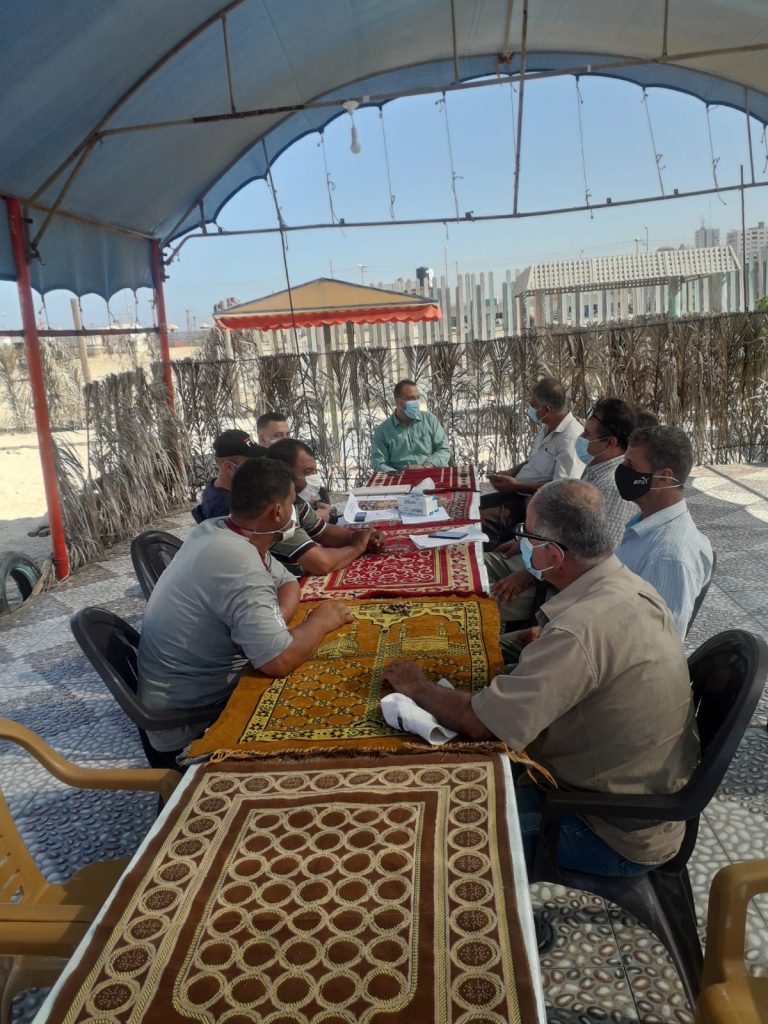 المواصلات تناقش آلية توزيع غرف الصيادين بميناء غزة البحري