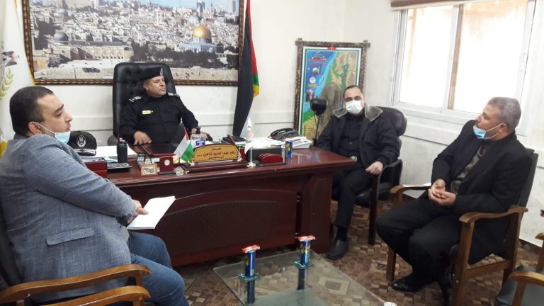 النقل والمواصلات تناقش عدد من القضايا مع جهاز الدفاع المدني الفلسطيني ..