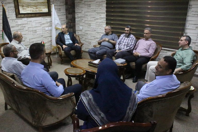 النقل والمواصلات وديوان الموظفين يبحثان العديد من القضايا