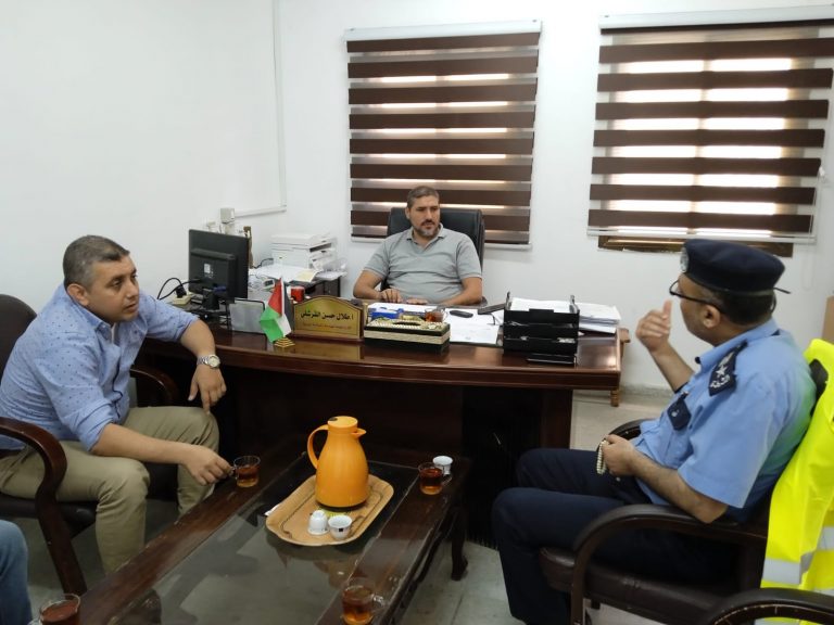 الإدارة العامة للهندسة والسلامة المرورية بوزارة المواصلات تجتمع مع دائرة الحوادث المرورية