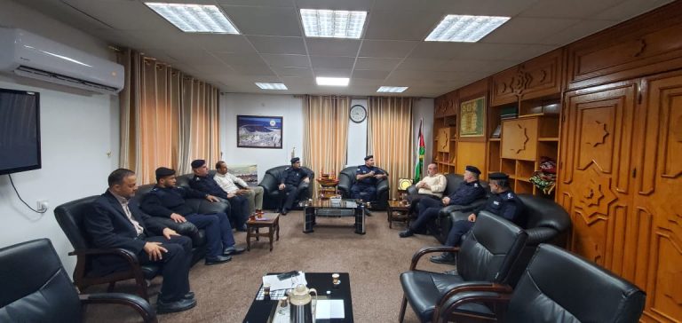 وكيل النقل والمواصلات يستقبل وفداً من قيادة شرطة المرور