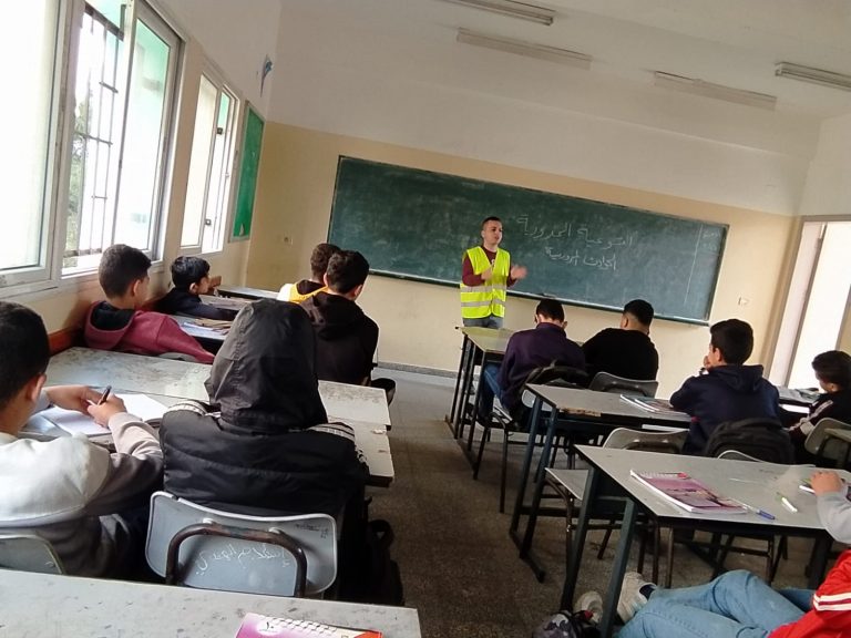 دائرة التوعية والإرشاد المدرسي تواصل برامجها التوعوية عبر محافظات قطاع غزة