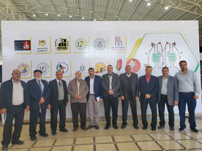 وكيل وزارة النقل والمواصلات يزور معرض “نتنفس حرية”