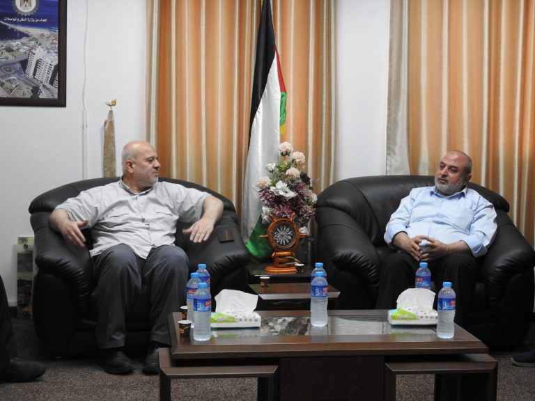 وكيل النقل والمواصلات يستقبل قيادة وزارة الداخلية