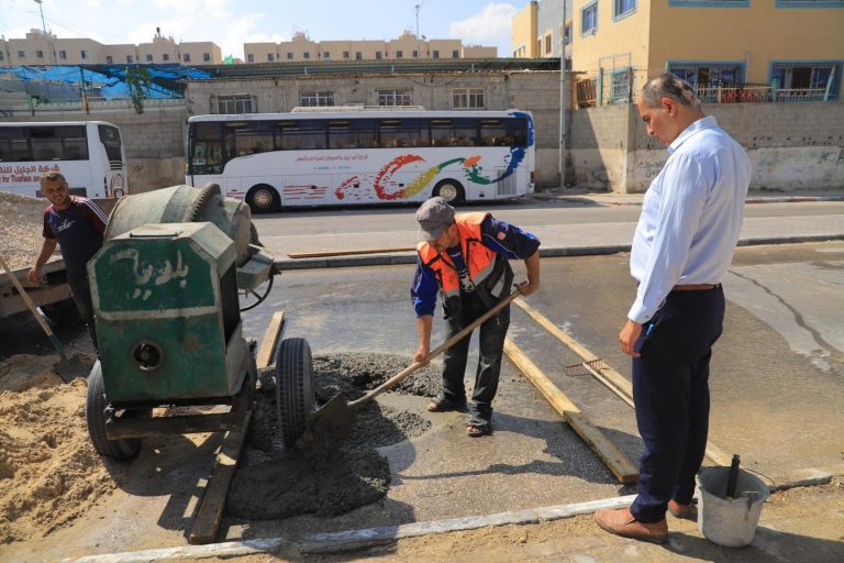 اللجنة المرورية تشرف على تعديلات مرورية بشارع الشيخ زايد العام